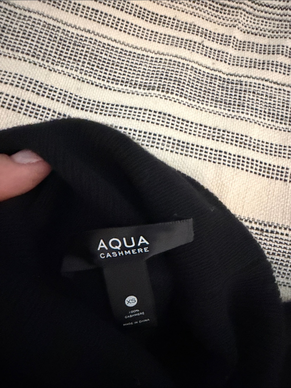 Aqua Cashmere Black Women's Turtleneck Sweater